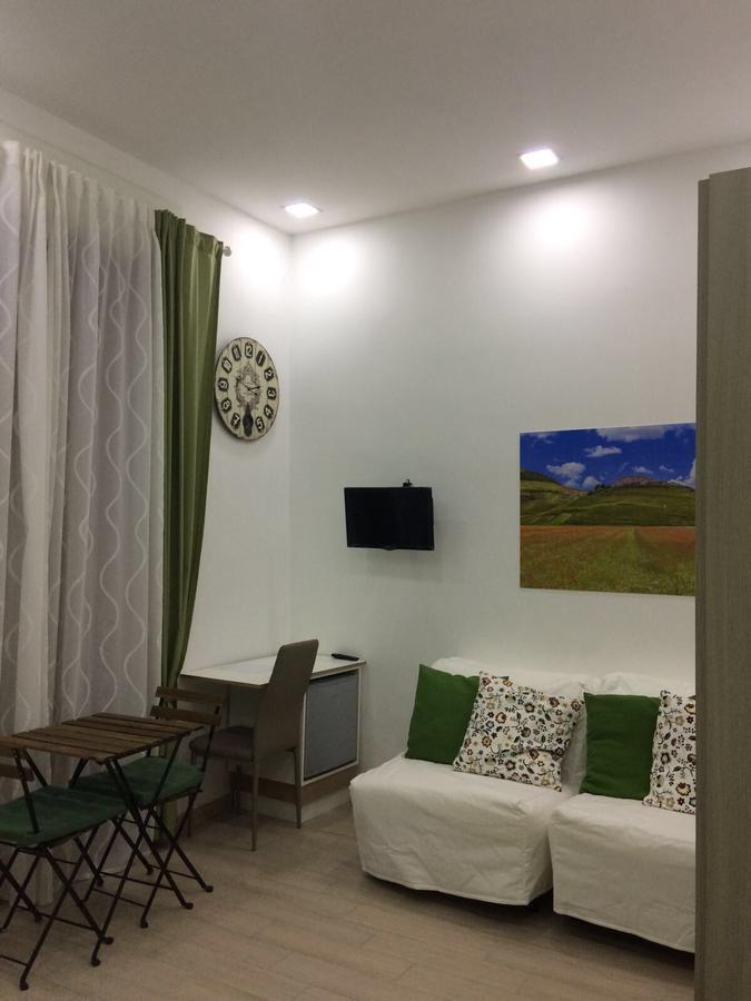 مبيت وإفطار نابولي Decumani Prestige المظهر الخارجي الصورة